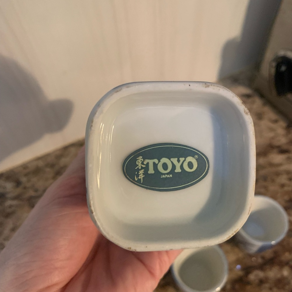 Toyo Sake Set - Picture 2 of 4